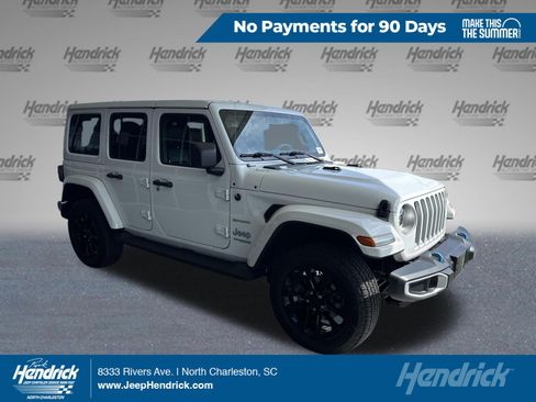 Used 2022 Jeep Wrangler Unlimited Sahara w/ Cold Weather Group AWD/4WD image 1