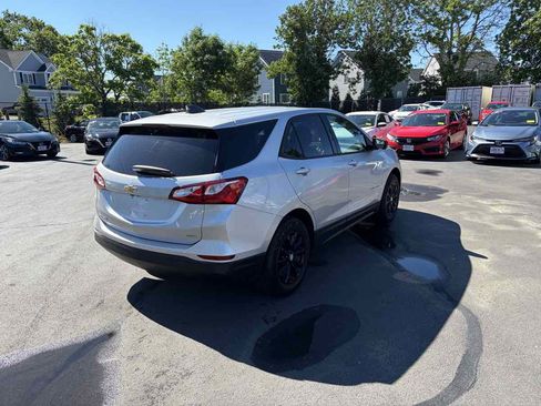 Used 2019 Chevrolet Equinox LS w/ LS Convenience Package AWD/4WD image 6