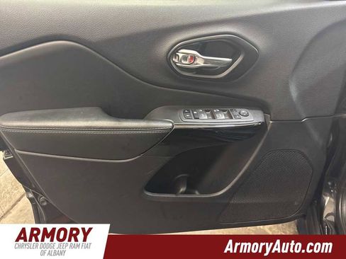 Used 2023 Jeep Cherokee Altitude Lux image 7