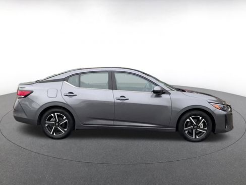 Used 2025 Nissan Sentra SV image 16