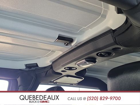 Used 2017 Jeep Wrangler Rubicon AWD/4WD image 12