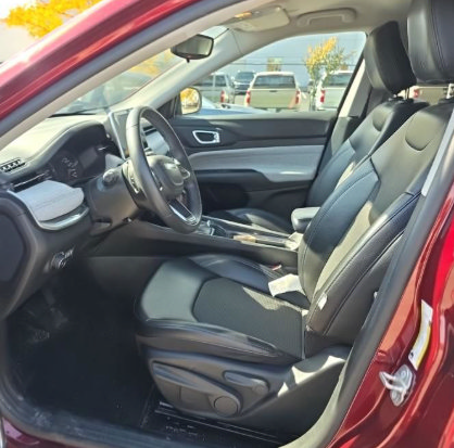 Used 2022 Jeep Compass Latitude AWD/4WD image 4