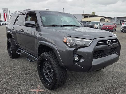 Used 2021 Toyota 4Runner SR5 AWD/4WD image 16