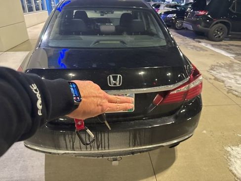 Used 2017 Honda Accord LX image 8