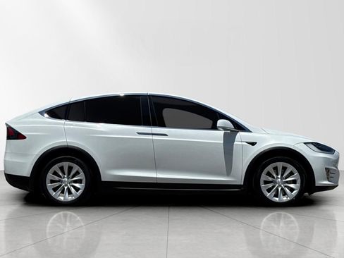 Used 2018 Tesla Model X 75D AWD/4WD image 2