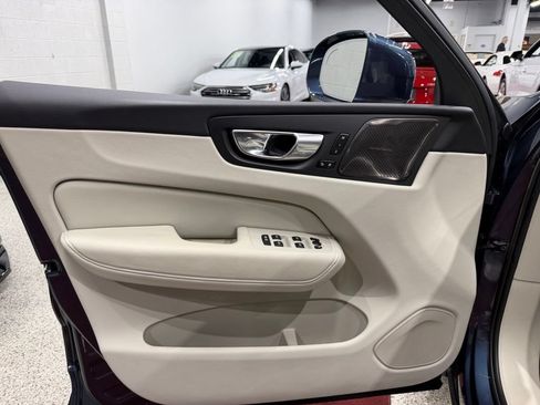 Used 2023 Volvo XC60 B5 Plus w/ Climate Package AWD/4WD image 19