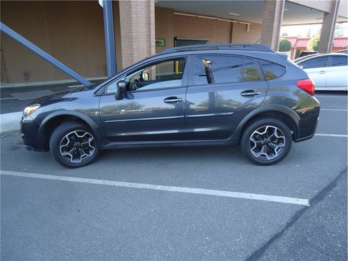 Used 2014 Subaru Crosstrek 2.0i Premium w/ Moonroof Package AWD/4WD image 10