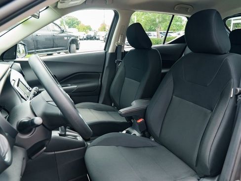 New 2025 Nissan Kicks Play S image 18