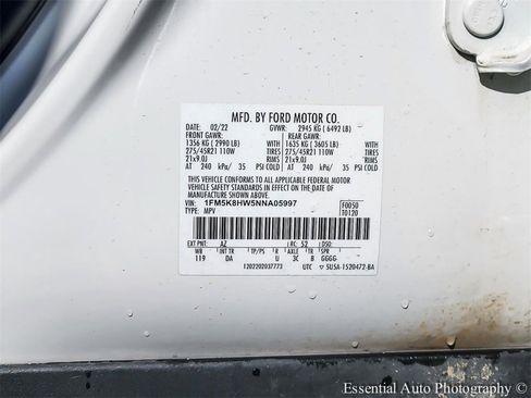 Used 2022 Ford Explorer Platinum image 39