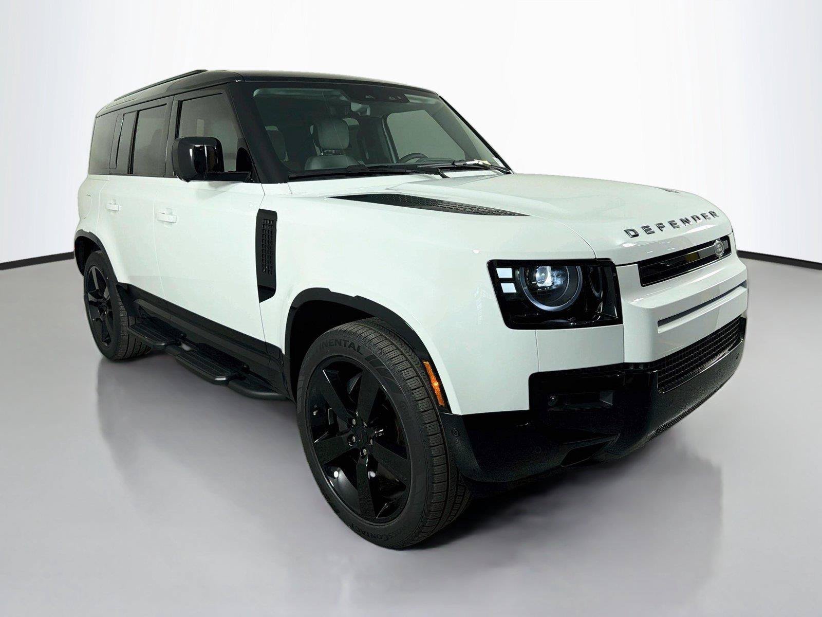 New 2026 Land Rover Defender 110 X-Dynamic SE AWD/4WD image 3