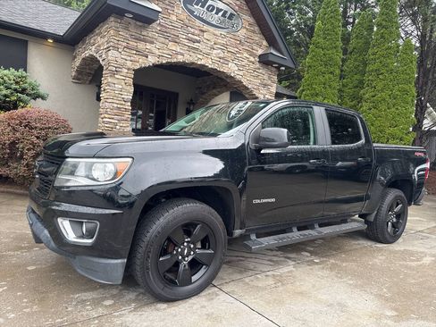 Used 2016 Chevrolet Colorado LT w/ Midnight Edition AWD/4WD image 2