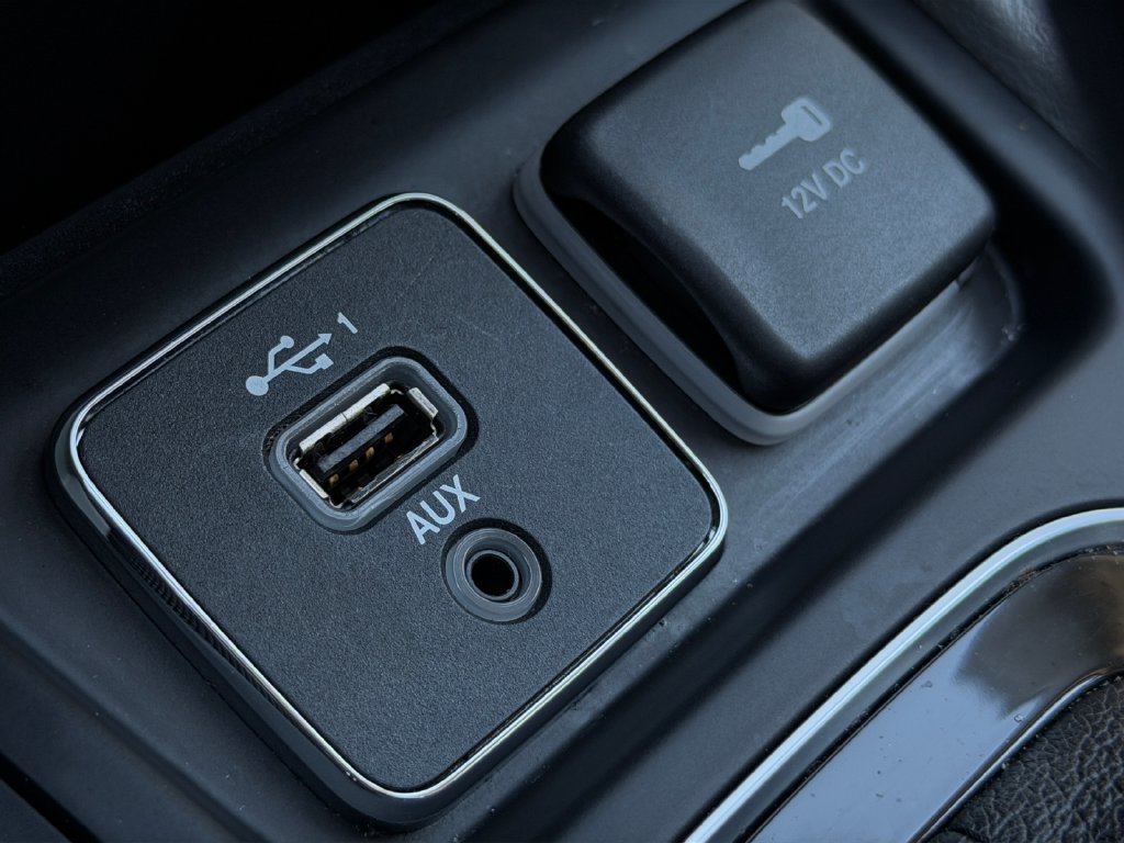 Used 2020 Jeep Cherokee Limited AWD/4WD image 16