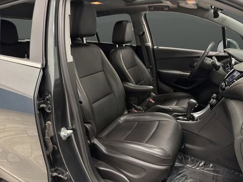 Used 2020 Chevrolet Trax Premier image 29
