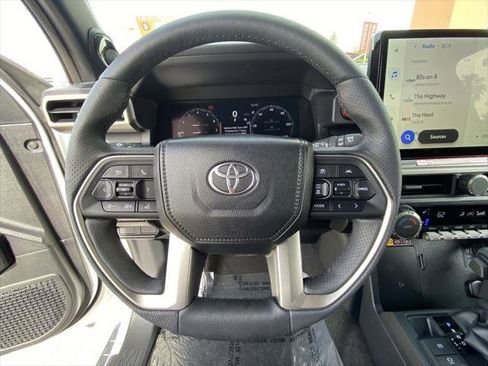 Certified 2026 Toyota 4Runner TRD Off-Road Premium AWD/4WD image 25