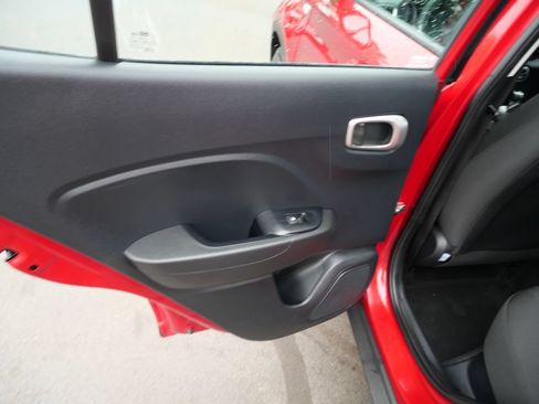 Used 2021 Hyundai Venue SE FWD image 15