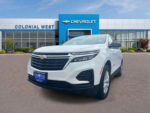 Used 2024 Chevrolet Equinox LS w/ LS Convenience Package AWD/4WD image 2