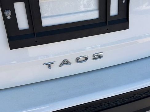 Certified 2024 Volkswagen Taos S FWD image 13