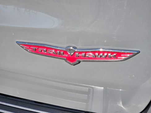 Used 2020 Jeep Grand Cherokee Trailhawk w/ Premium Lighting Group image 9