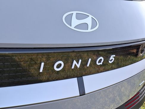 New 2026 Hyundai Ioniq 5 SEL image 21