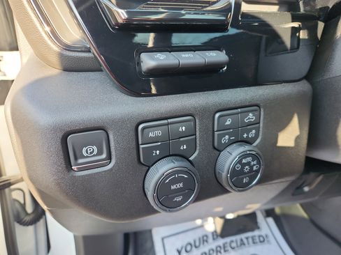 Used 2025 Chevrolet Silverado 2500 ZR2 w/ Technology Package image 25