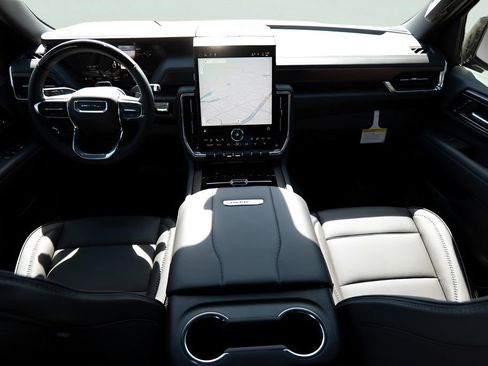 New 2026 GMC Yukon Denali w/ Denali Reserve Package image 24