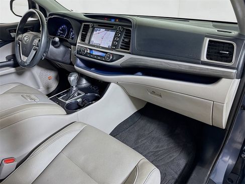Used 2019 Toyota Highlander Limited image 30
