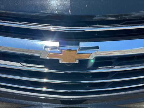 Used 2024 Chevrolet Traverse LT FWD image 23