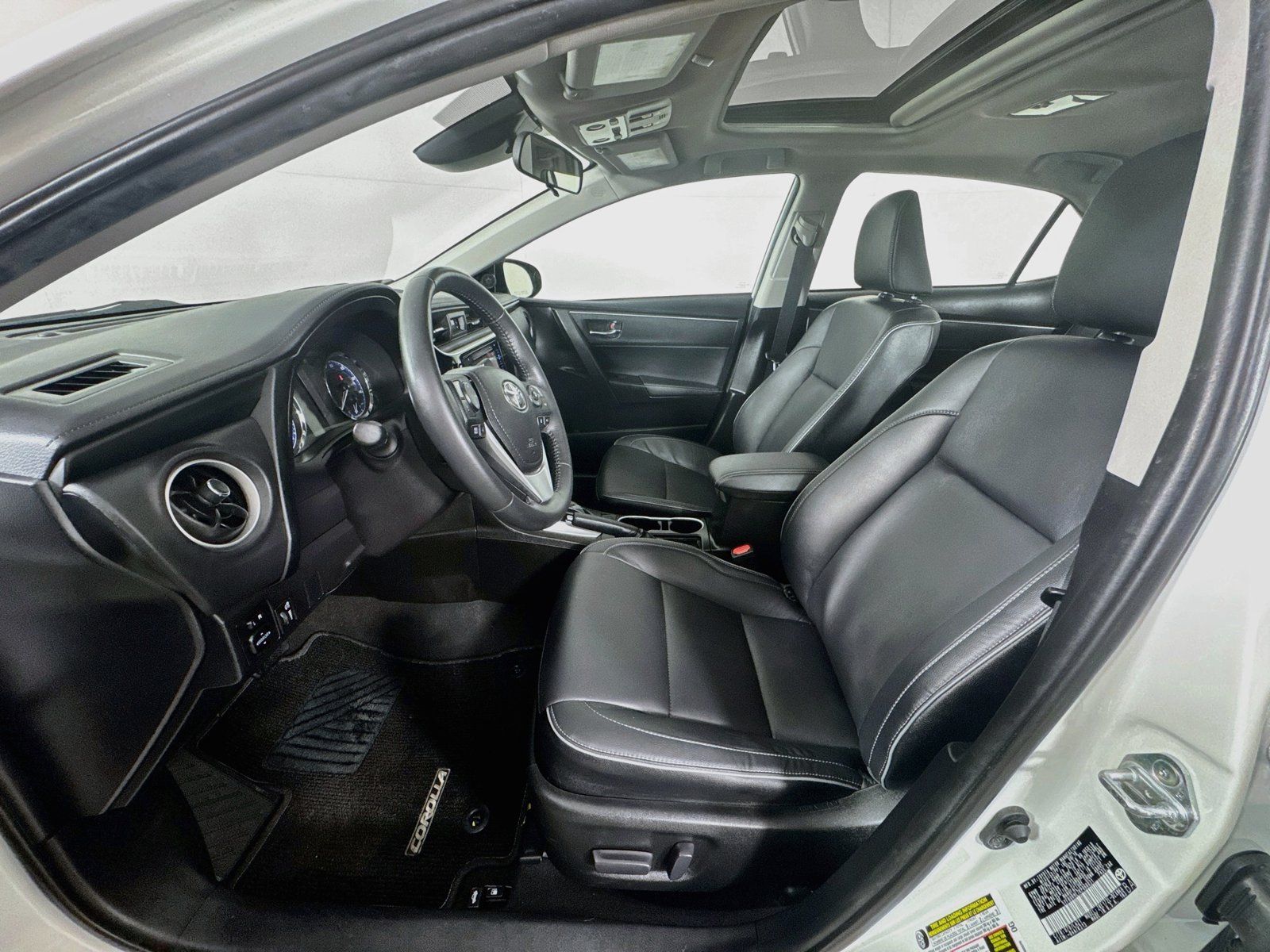 Used 2019 Toyota Corolla XLE w/ Carpet Mat Package (TMS) FWD image 21