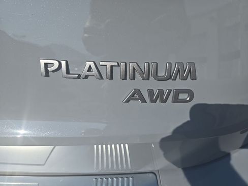 Used 2024 Nissan Rogue Platinum AWD/4WD image 43