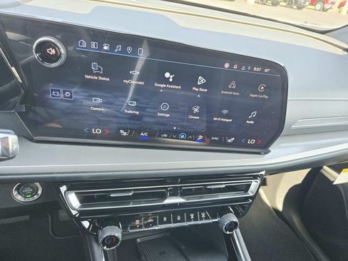 New 2026 Chevrolet Traverse LT w/ Driver Confidence Package FWD image 20
