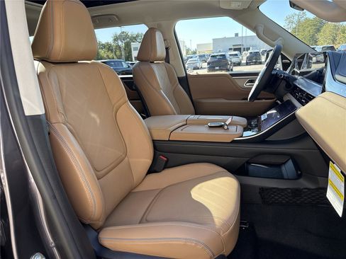 New 2026 INFINITI QX80 Luxe w/ Cargo Package image 24