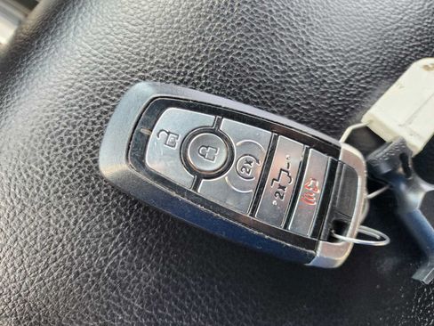 Used 2019 Ford F150 Lariat w/ Equipment Group 502A Luxury AWD/4WD image 33