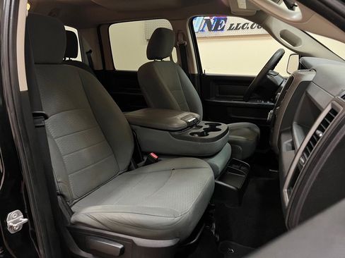 Used 2018 RAM 1500 Express w/ Express Value Package image 31