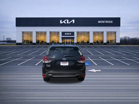 Used 2023 Subaru Forester Premium AWD/4WD image 7