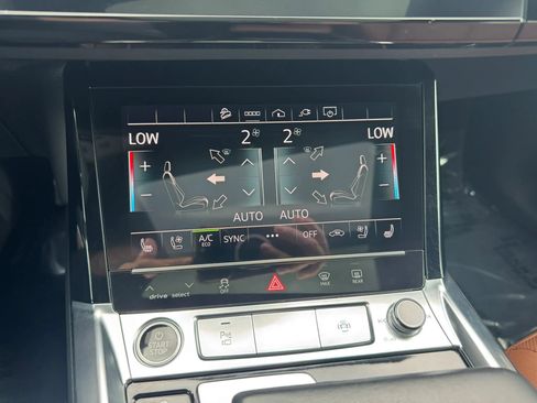 Used 2021 Audi e-tron Premium Plus w/ Premium Plus Package AWD/4WD image 39