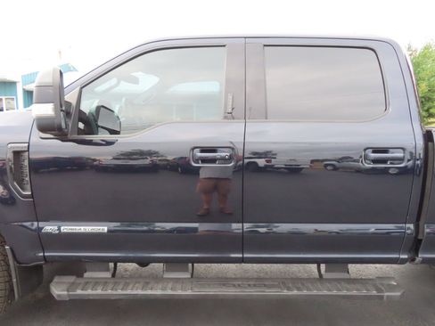Used 2022 Ford F250 Lariat w/ Black Appearance Package image 14
