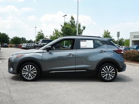 Used 2024 Nissan Kicks SR FWD image 9
