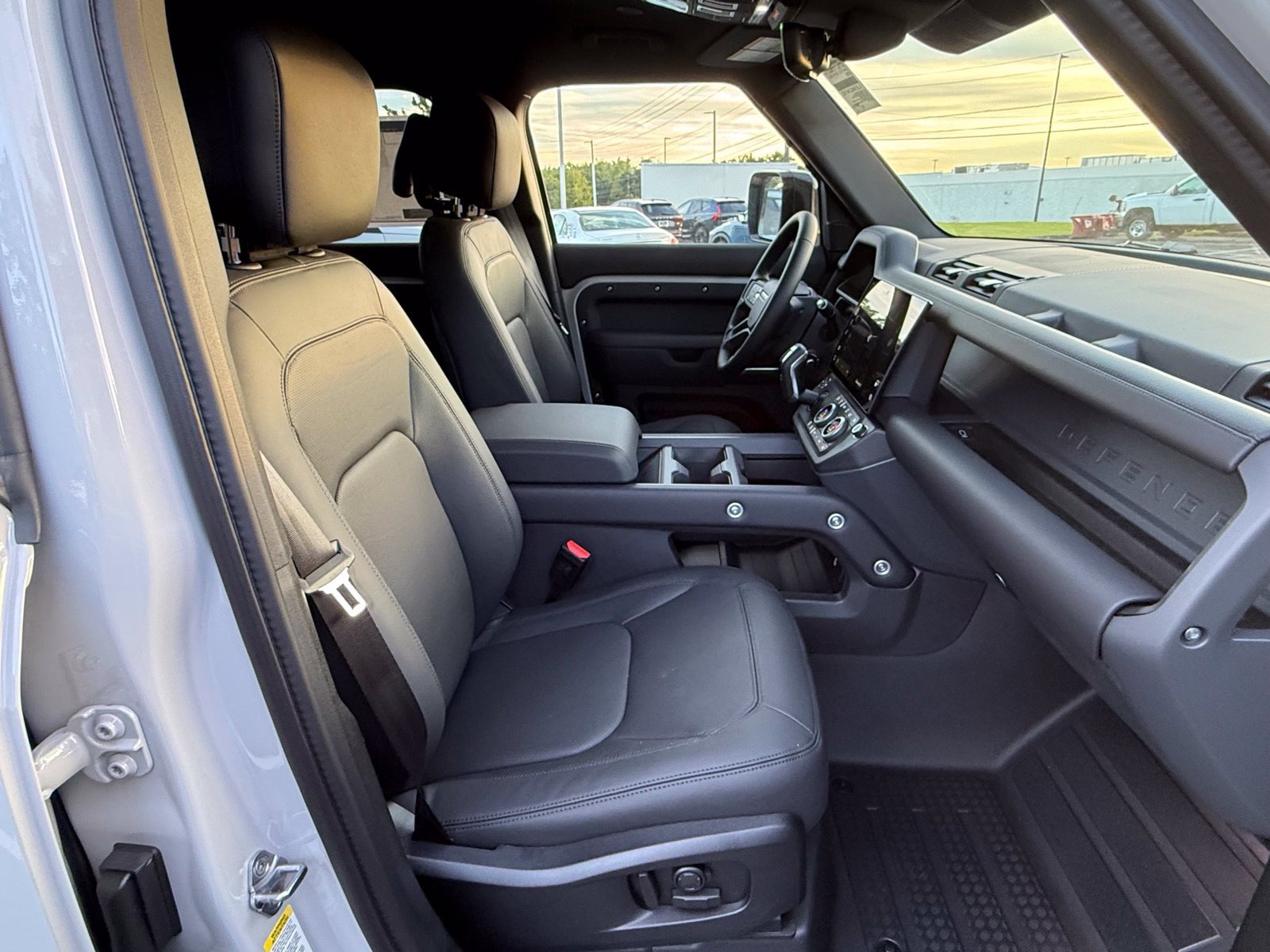 New 2026 Land Rover Defender 110 X-Dynamic SE AWD/4WD image 20