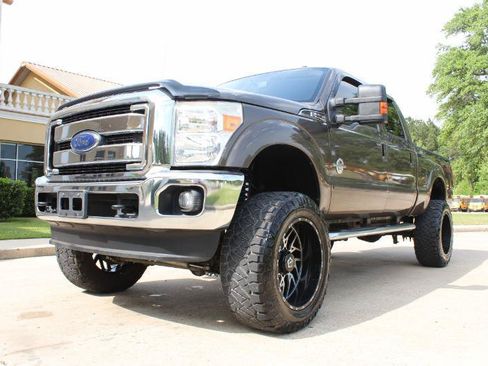 Used 2016 Ford F250 Lariat w/ Lariat Interior Package AWD/4WD image 9