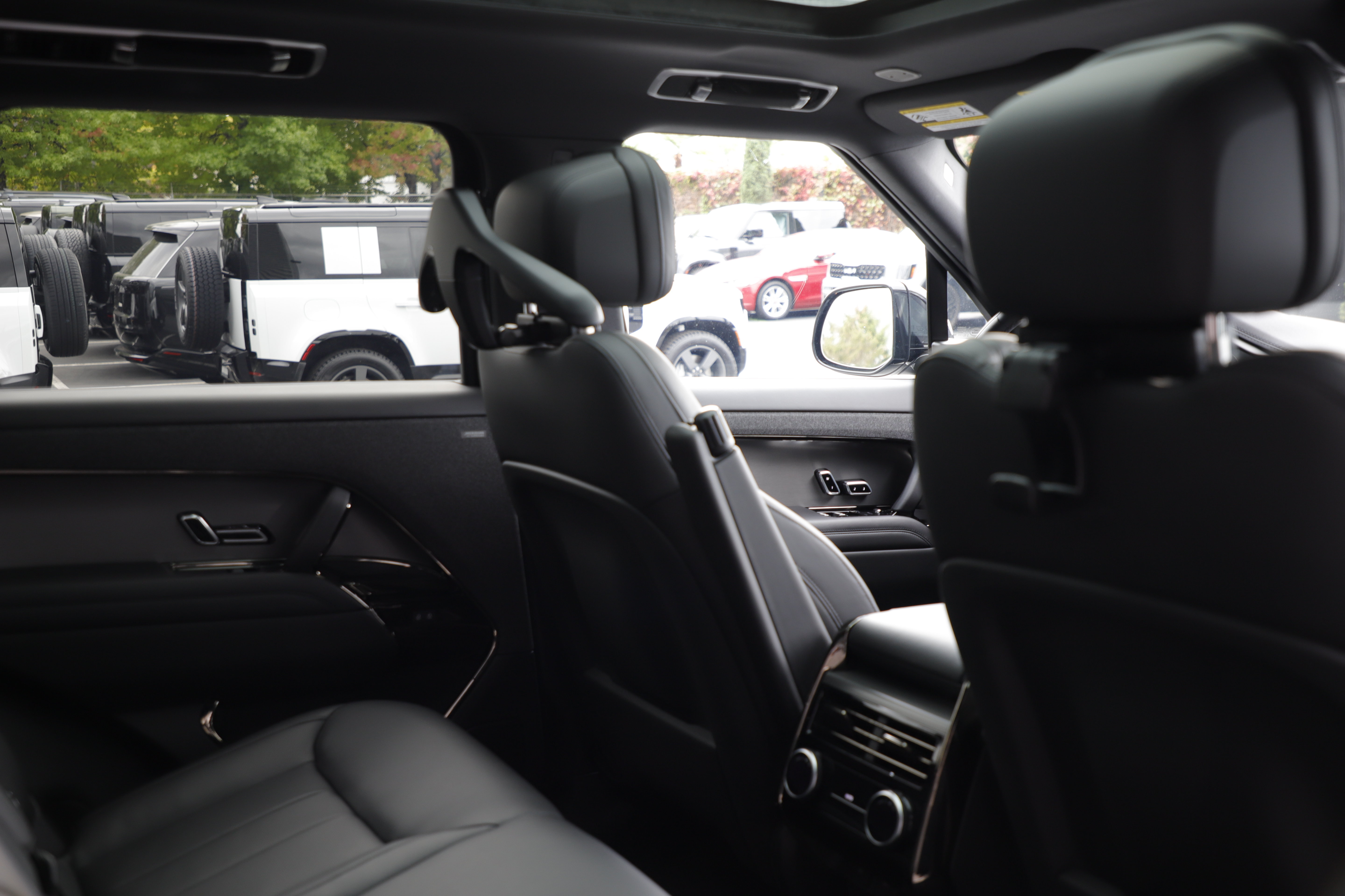 Certified 2025 Land Rover Range Rover Sport Dynamic SE AWD/4WD image 13