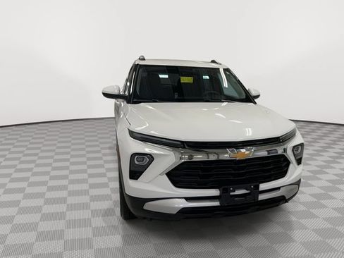 Certified 2025 Chevrolet TrailBlazer LT AWD/4WD image 2