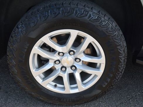 Used 2023 Chevrolet Suburban LT AWD/4WD image 50