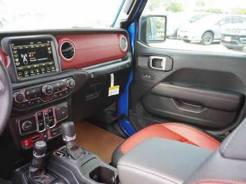 Used 2023 Jeep Wrangler Unlimited Rubicon 4xe image 19