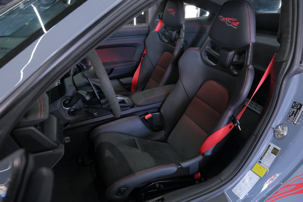 Used 2024 Porsche 911 GT3 RS w/ Weissach Package RWD image 25