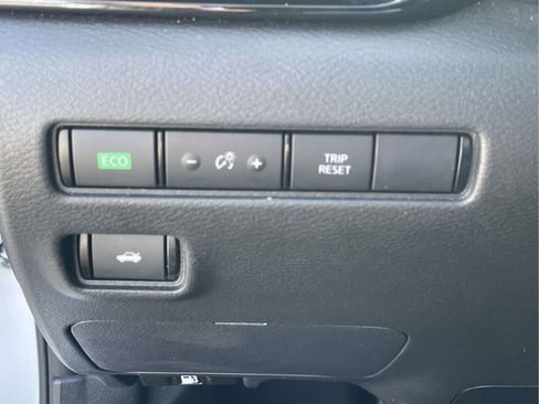 Used 2025 Nissan Sentra SV FWD image 21