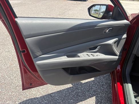 Used 2025 Hyundai Elantra SEL FWD image 10