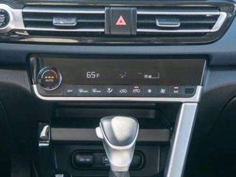 Used 2023 Kia Seltos S w/ Navigation Package AWD/4WD image 16