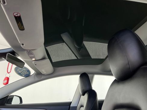 Used 2023 Tesla Model 3 Standard Range image 22