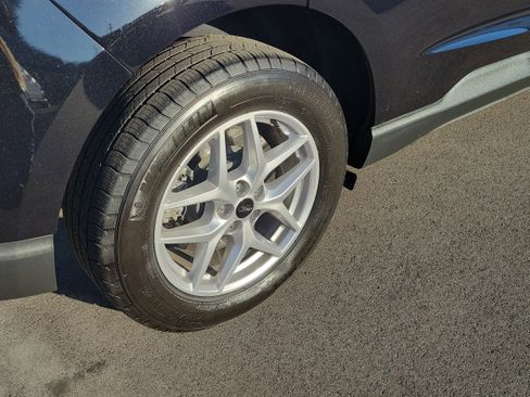 Used 2024 Ford Edge SEL w/ Convenience Package image 5