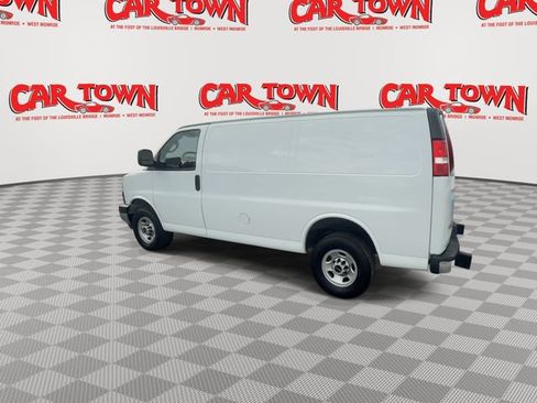 Used 2023 GMC Savana 2500 w/ Driver Convenience Package image 6